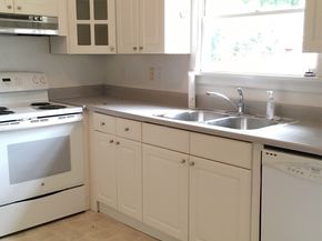 5011 8th Avenue NE, Seattle WA 98105