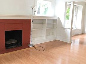 5011 8th Avenue NE, Seattle WA 98105