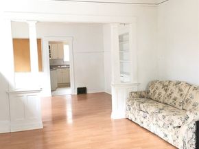 5011 8th Avenue NE, Seattle WA 98105