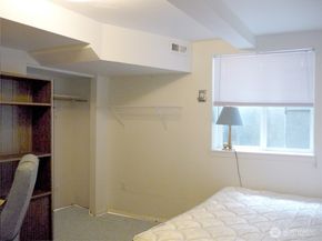 5011 8th Avenue NE, Seattle WA 98105