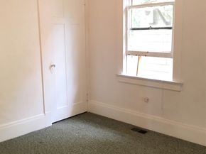 5011 8th Avenue NE, Seattle WA 98105