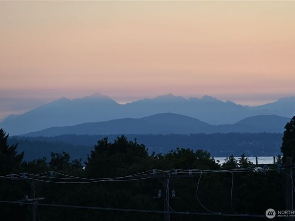 6408 Fauntleroy Way SW, Seattle WA 98136
