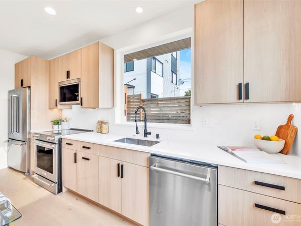 6408 Fauntleroy Way SW, Seattle WA 98136