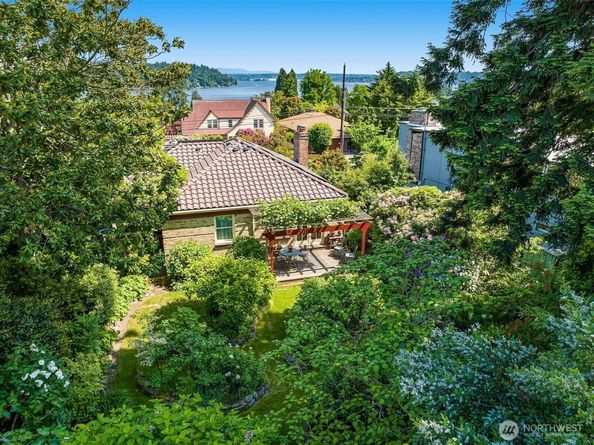 6045 Seward Park Avenue S, Seattle WA 98118