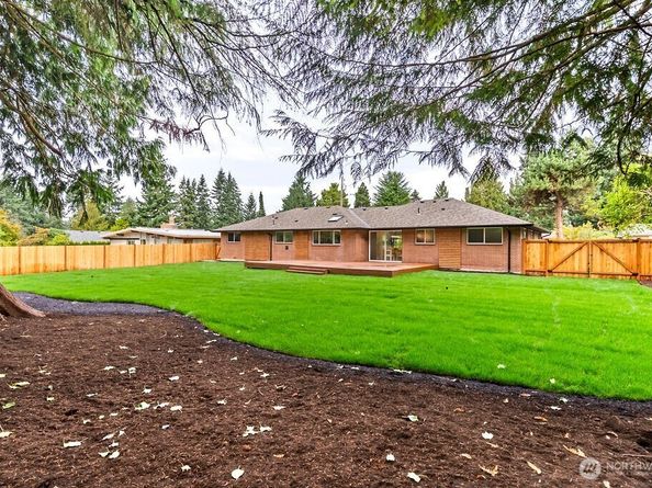 8614 Madrona Lane, Edmonds WA 98026