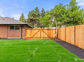 8614 Madrona Lane, Edmonds WA 98026