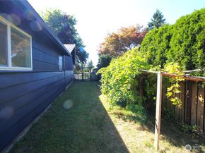 18004 110th Avenue SE, Renton WA 98055