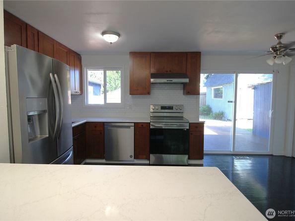 18004 110th Avenue SE, Renton WA 98055