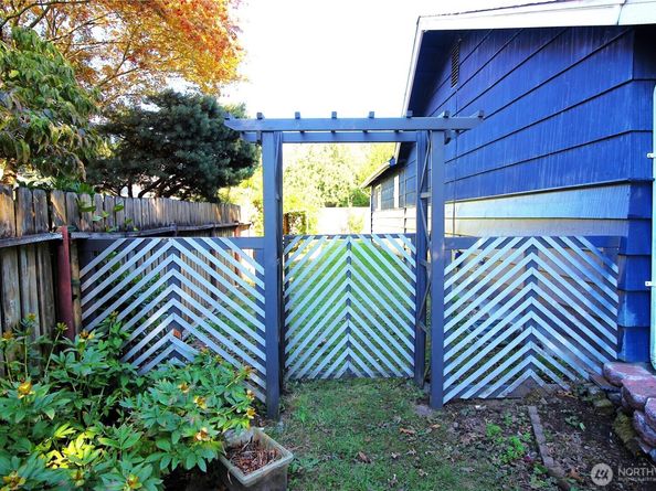 18004 110th Avenue SE, Renton WA 98055