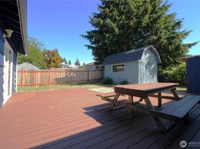 18004 110th Avenue SE, Renton WA 98055