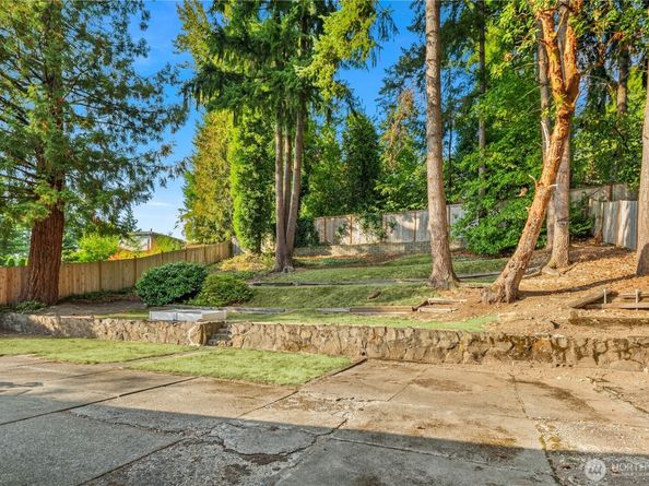 14114 SE Allen Road, Bellevue WA 98006