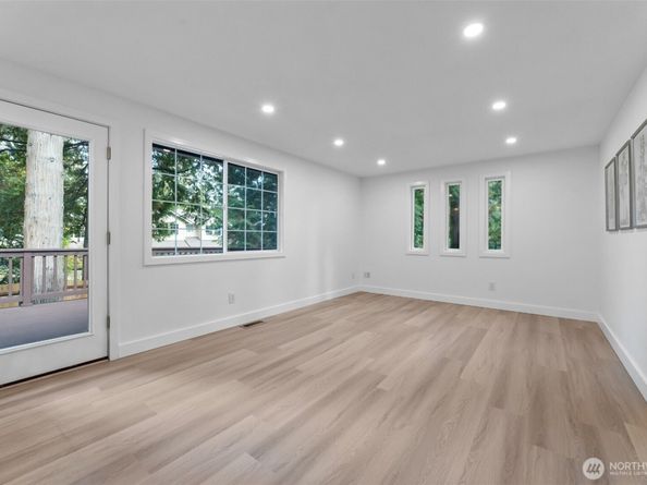17106 NE 31st Place, Bellevue WA 98008