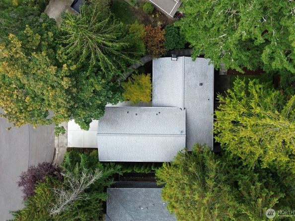 17106 NE 31st Place, Bellevue WA 98008