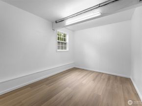 17106 NE 31st Place, Bellevue WA 98008