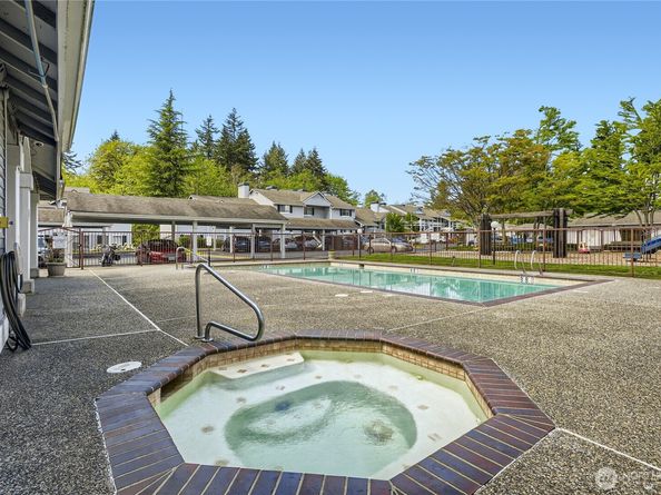 23325 Cedar Way G105, Mountlake Terrace WA 98043