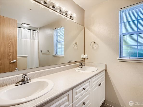 23325 Cedar Way G105, Mountlake Terrace WA 98043