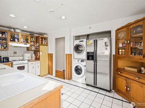 327 24th Avenue E, Seattle WA 98112