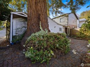 327 24th Avenue E, Seattle WA 98112
