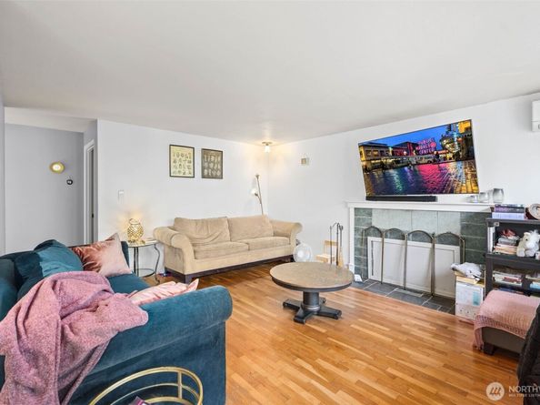 327 24th Avenue E, Seattle WA 98112