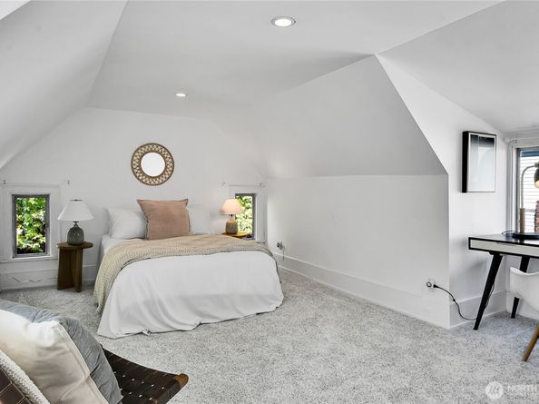 916 20th Avenue E, Seattle WA 98112