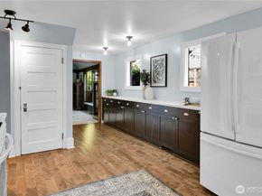 916 20th Avenue E, Seattle WA 98112