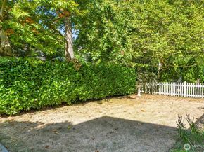 916 20th Avenue E, Seattle WA 98112