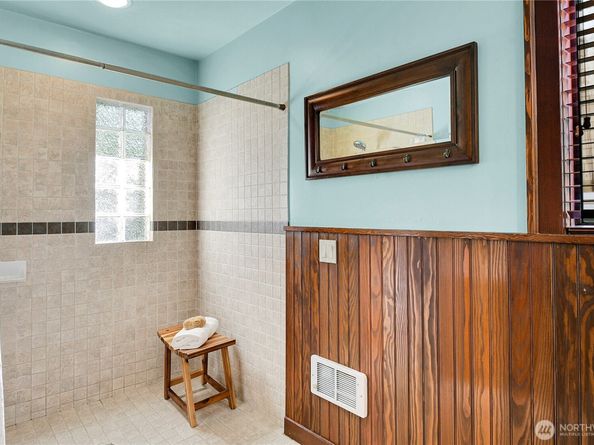 916 20th Avenue E, Seattle WA 98112