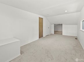 102 N 184th Street, Shoreline WA 98133