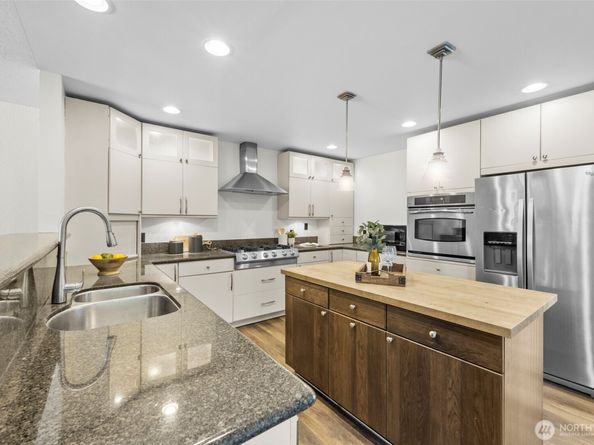 102 N 184th Street, Shoreline WA 98133