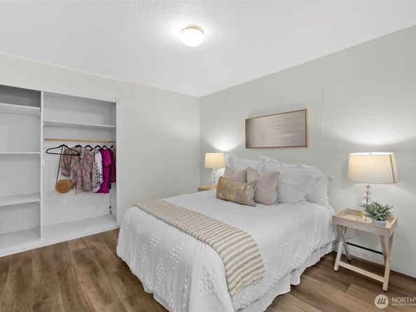 102 N 184th Street, Shoreline WA 98133