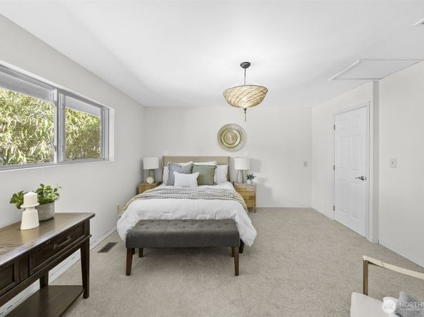 102 N 184th Street, Shoreline WA 98133