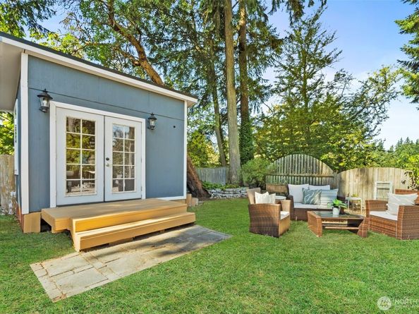 102 N 184th Street, Shoreline WA 98133