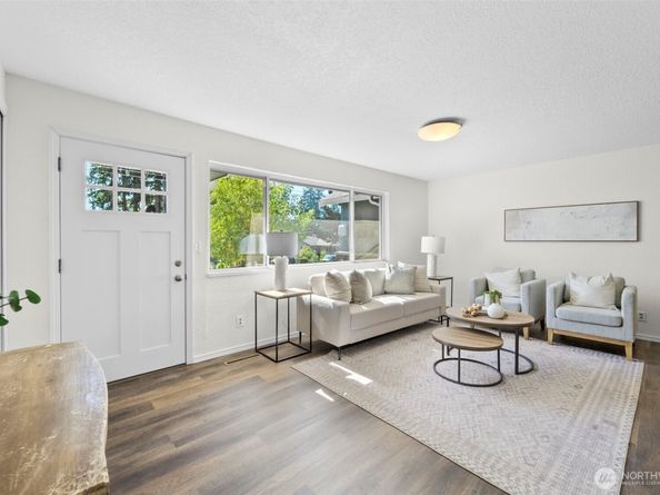 102 N 184th Street, Shoreline WA 98133