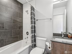 6325 34th Avenue SW C, Seattle WA 98126
