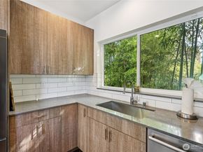 6325 34th Avenue SW C, Seattle WA 98126