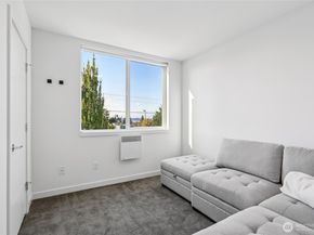 6325 34th Avenue SW C, Seattle WA 98126