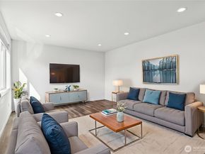 6325 34th Avenue SW C, Seattle WA 98126