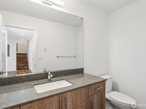 6325 34th Avenue SW C, Seattle WA 98126