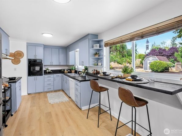 24125 2nd Place W, Bothell WA 98021
