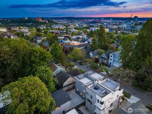 332 17th Avenue B, Seattle WA 98122