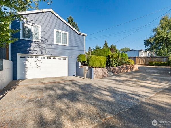4026 Island Crest Way, Mercer Island WA 98040