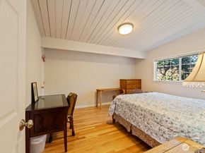 4026 Island Crest Way, Mercer Island WA 98040