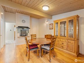 4026 Island Crest Way, Mercer Island WA 98040