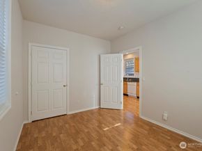 4026 Island Crest Way, Mercer Island WA 98040