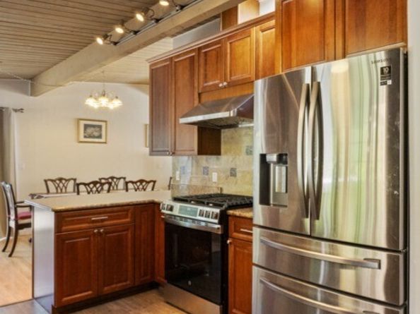 4026 Island Crest Way, Mercer Island WA 98040