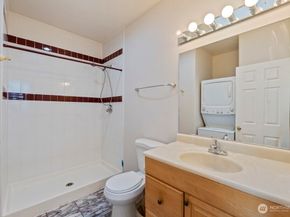 4026 Island Crest Way, Mercer Island WA 98040