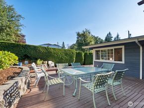 4026 Island Crest Way, Mercer Island WA 98040