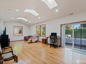 4026 Island Crest Way, Mercer Island WA 98040