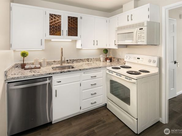 1420 Bellevue Way SE 5, Bellevue WA 98004