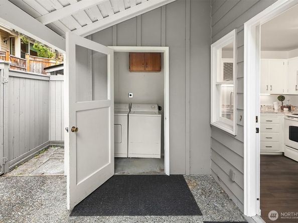 1420 Bellevue Way SE 5, Bellevue WA 98004